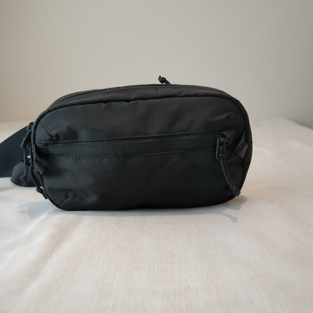 Tomtoc Black Nylon Aviator-T33 Chest Bag 1.5L Pack Fanny Pack Zip Closure Hiking